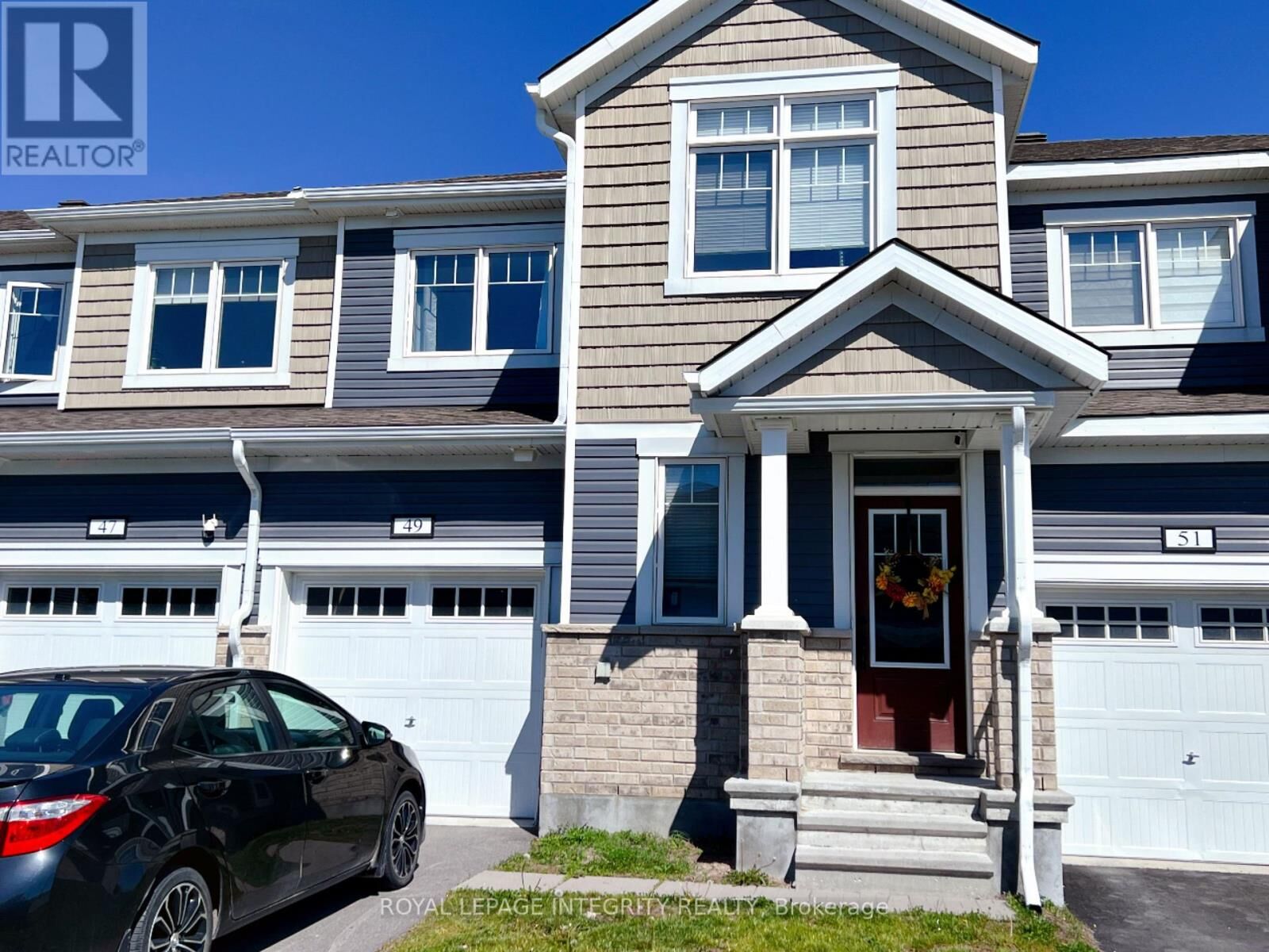 Property Photo:  49 Bermondsay Way  ON K2S 2Y7 