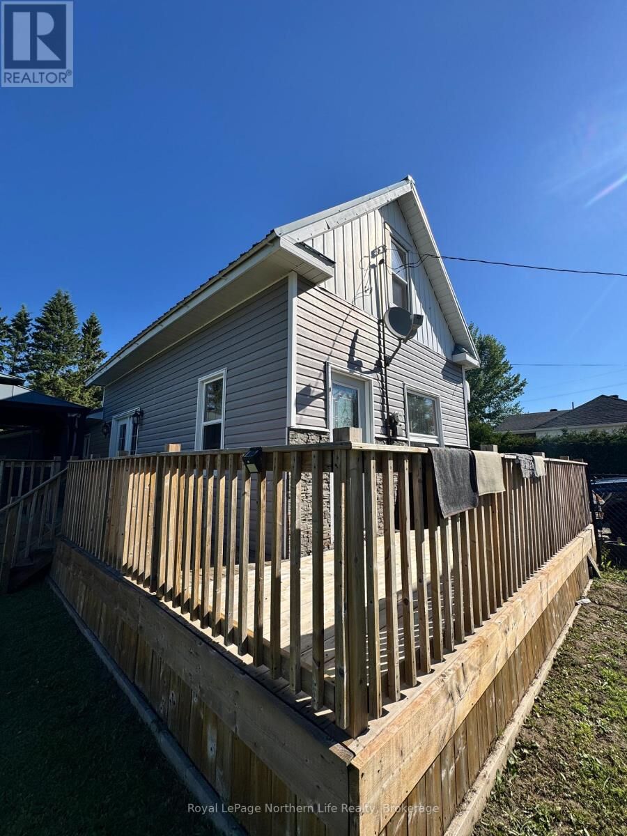 Property Photo:  176 Main Street West  ON P0H 2L0 