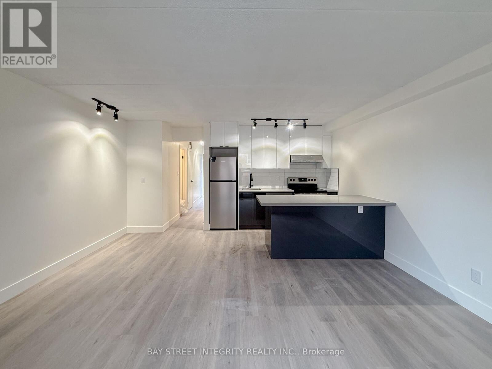 Property Photo: 678 Queen Street East Unit 2 ON M4M 1G8