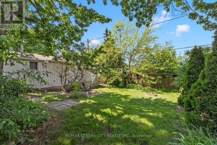 Property Photo:  219 Fairway Avenue  ON N5W 1J2 