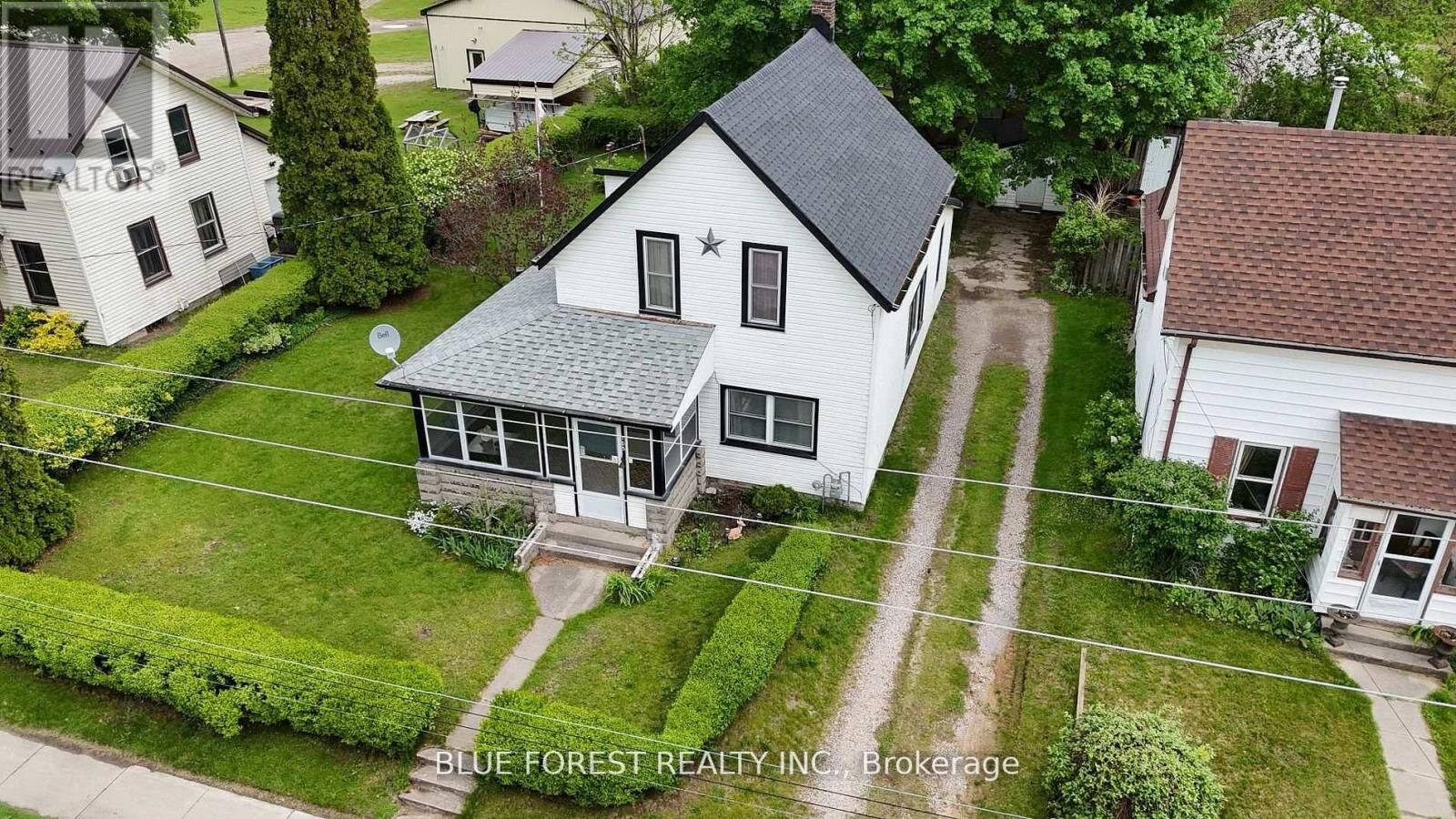 Property Photo: 185 Furnival Road ON N0L 2C0
