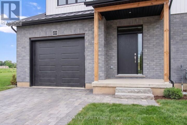 Property Photo: 255 McTavish Street ON N7G 3K5