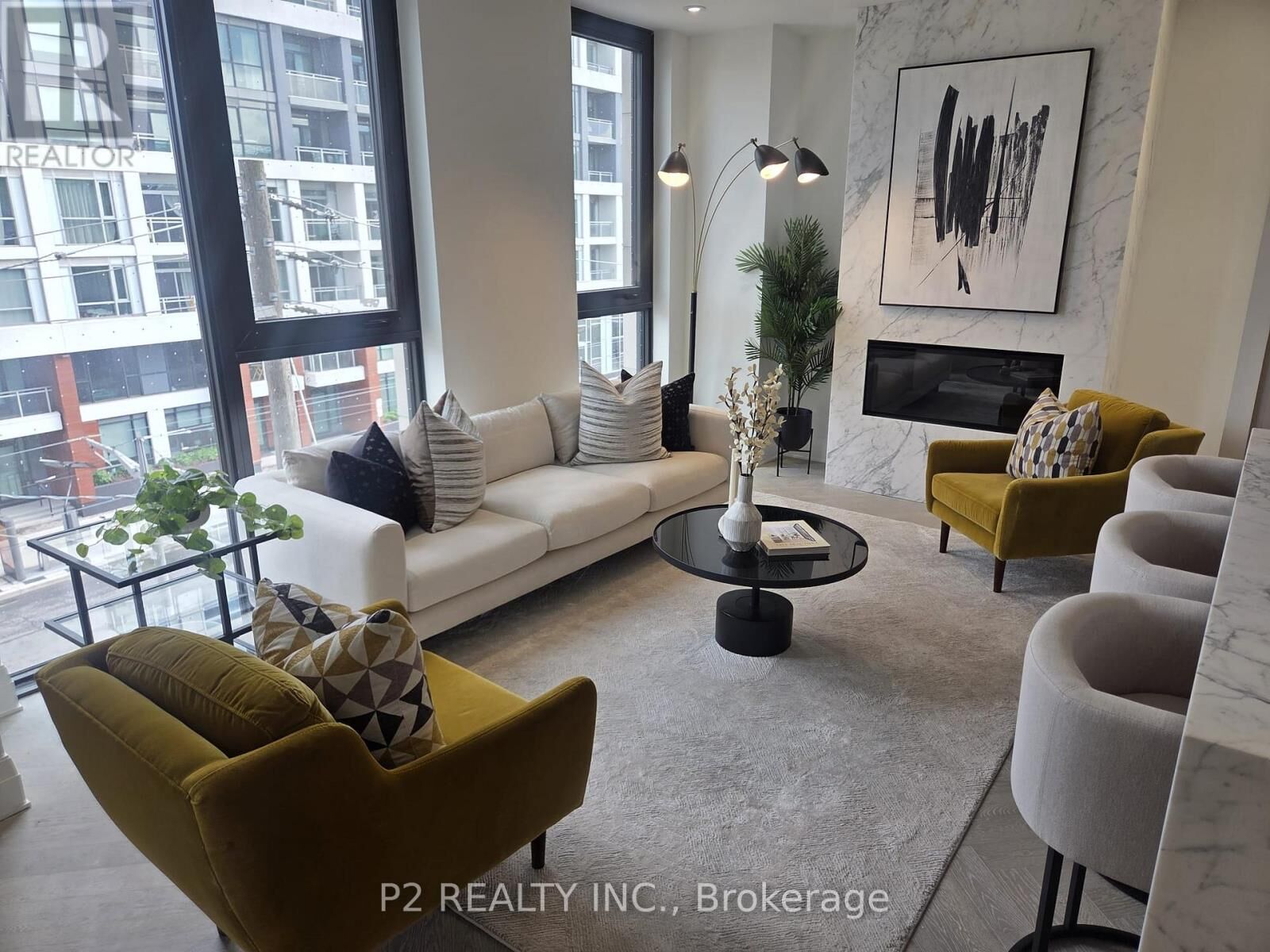 Property Photo:  2 Forest Hill 411  ON M4V 2L3 