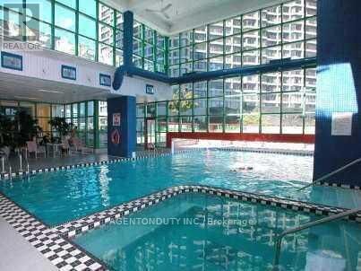 Property Photo: 77 Harbour Square 2711 ON M5J 2S2