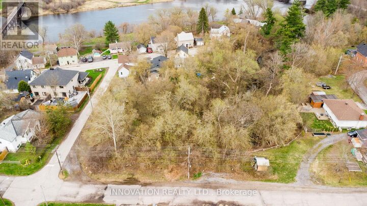 Property Photo:  56 Thomas Street North  ON K7S 1J3 