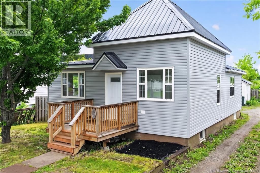 Property Photo:  55 Killam Drive  NB E1C 3R1 