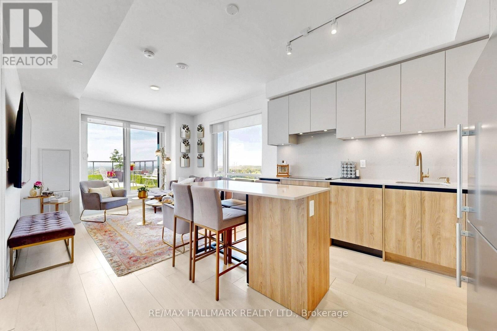 Property Photo:  8 Beverley Glen Boulevard 1101  ON L4J 0L5 