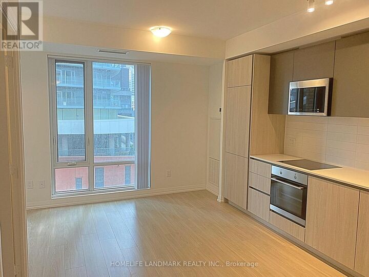 Property Photo: 8 Widmer Street 907 ON M5V 0W6