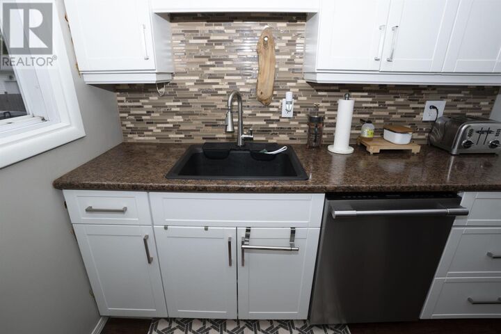 Property Photo:  728 Linwood Cres  ON P7E 2S1 