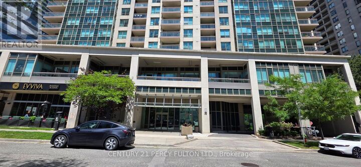 Property Photo: 18 Parkview Avenue 1811 ON M2N 7H7