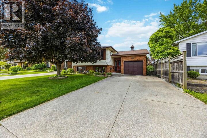 Property Photo: 841 Prestwick Crescent ON N7S 4J6