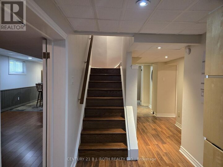 Property Photo:  105 Chieftain Crescent  ON L4M 3C3 