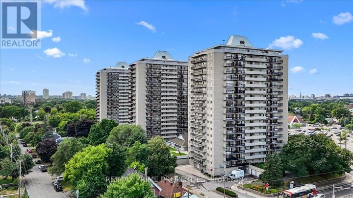 Property Photo: 158A McArthur Avenue 209 ON K1L 7E7