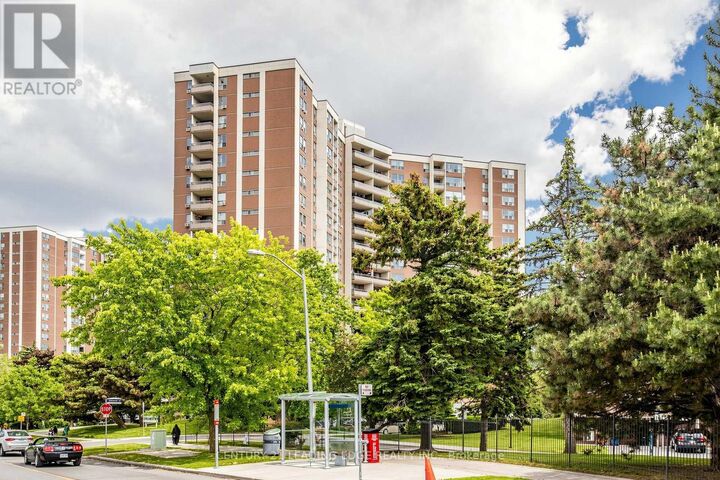 Property Photo: 5 Vicora Linkway 304 ON M3C 1A7