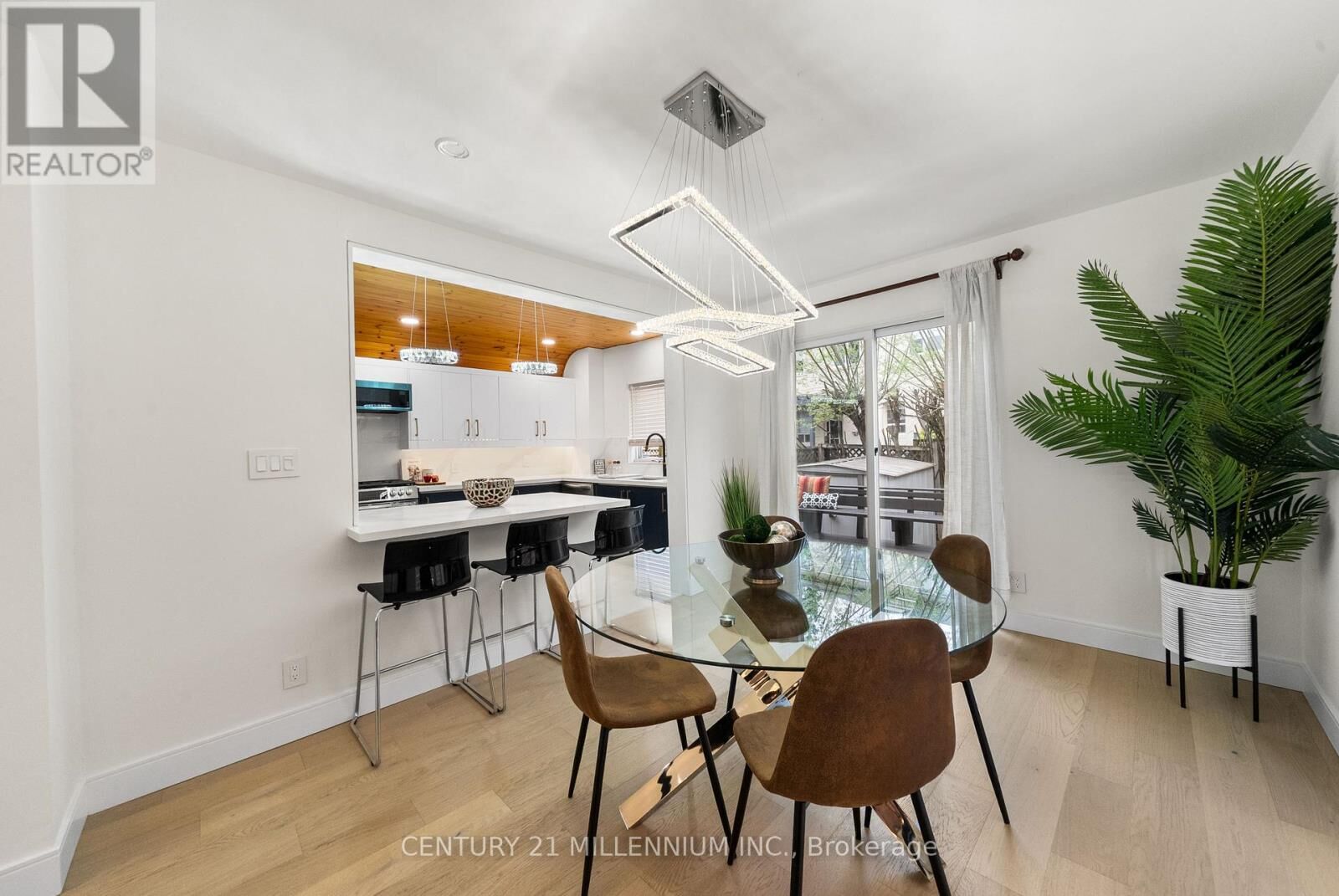 Property Photo: 134 Helendale Avenue ON M4R 1C7