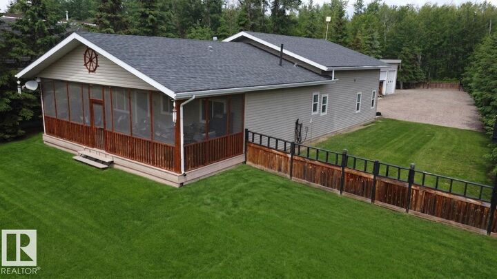 Property Photo: B32 Wicks Street AB T0C 2P0