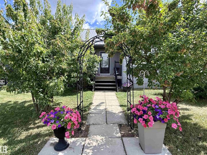 Property Photo: 57506 RR 81 AB T0A 0C7