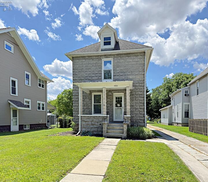 Property Photo:  480 E Perry Street  OH 44883 