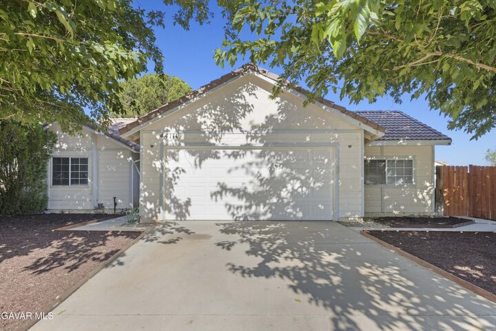 Property Photo:  44111 Acacia Street  CA 93535 