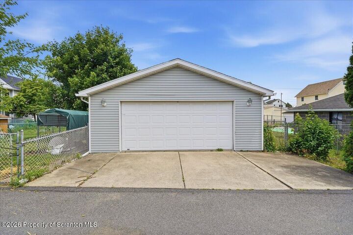 Property Photo:  1723 Dorothy Street  PA 18504 