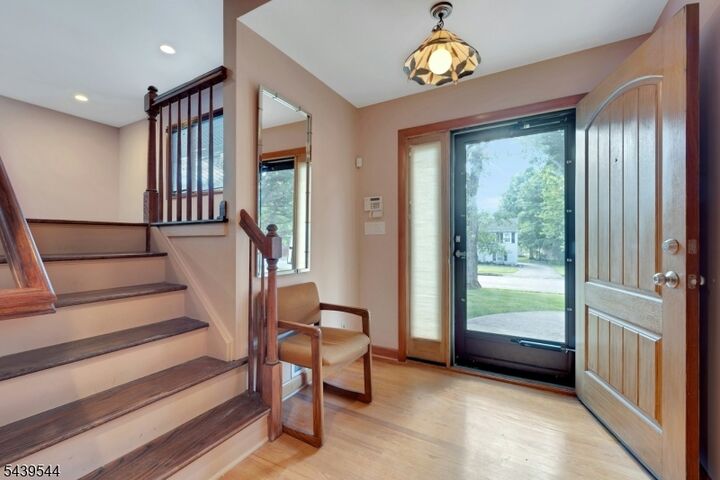 Property Photo:  8 Marlo Road  NJ 07039 