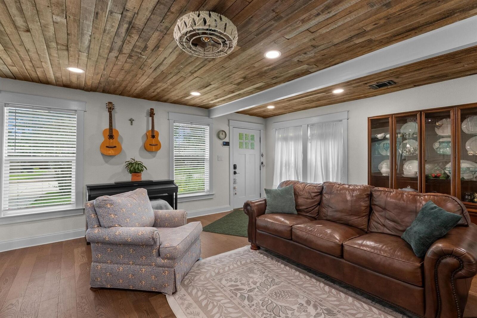 Property Photo:  4825 Kingfisher Drive  TX 77035 