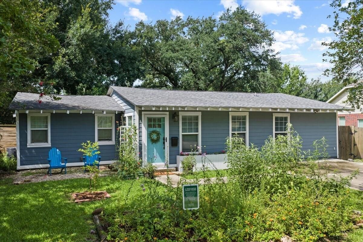 Property Photo:  4825 Kingfisher Drive  TX 77035 