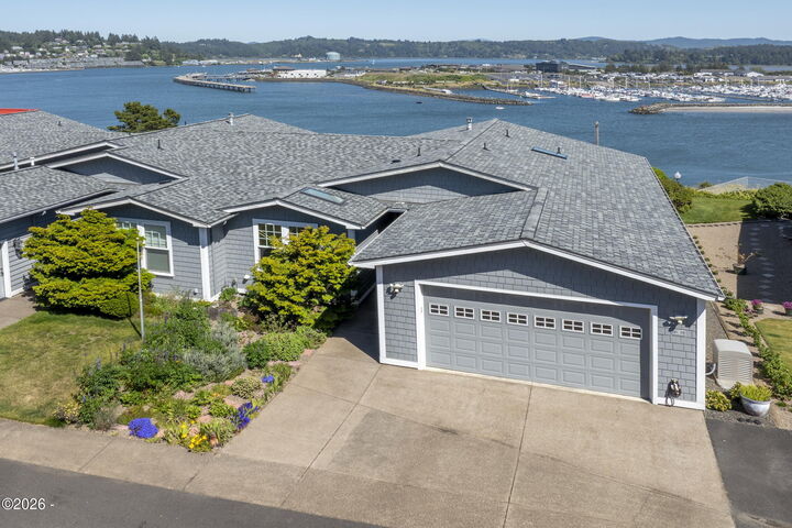 Property Photo:  1133 SW 12th Street A  OR 97365 