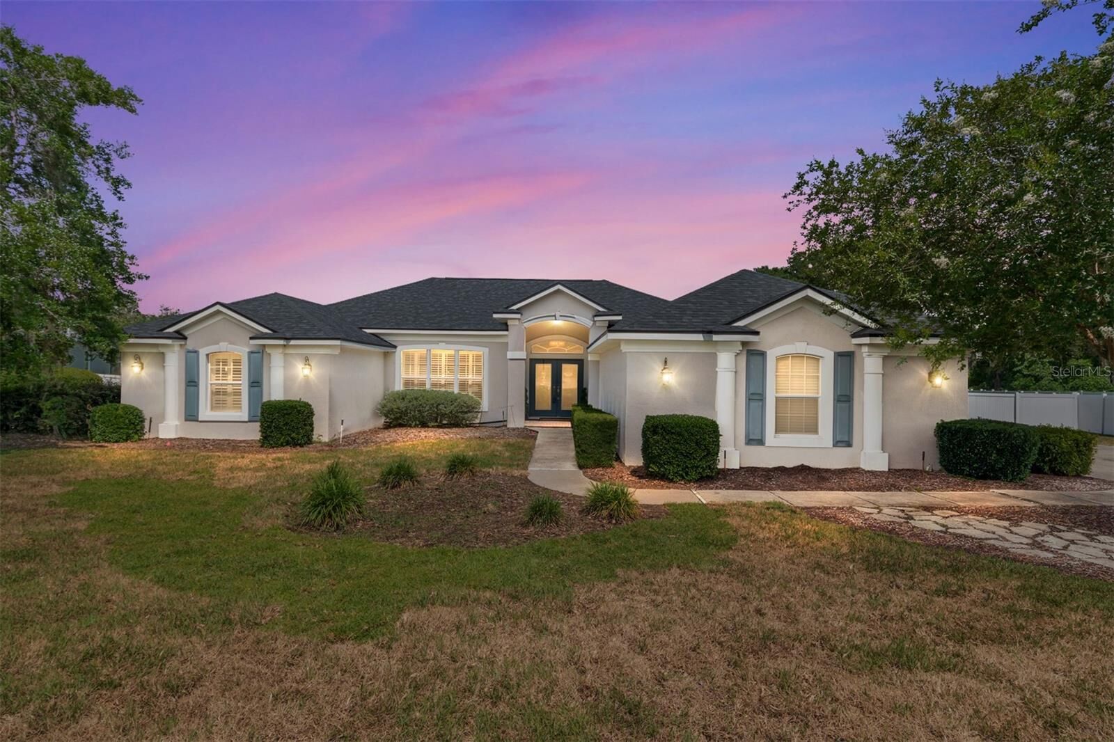 Property Photo: 4101 SE 53rd Court FL 34480