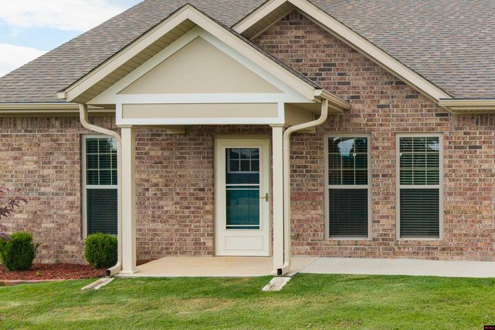 Property Photo:  1118 E 16th Street  AR 72653 