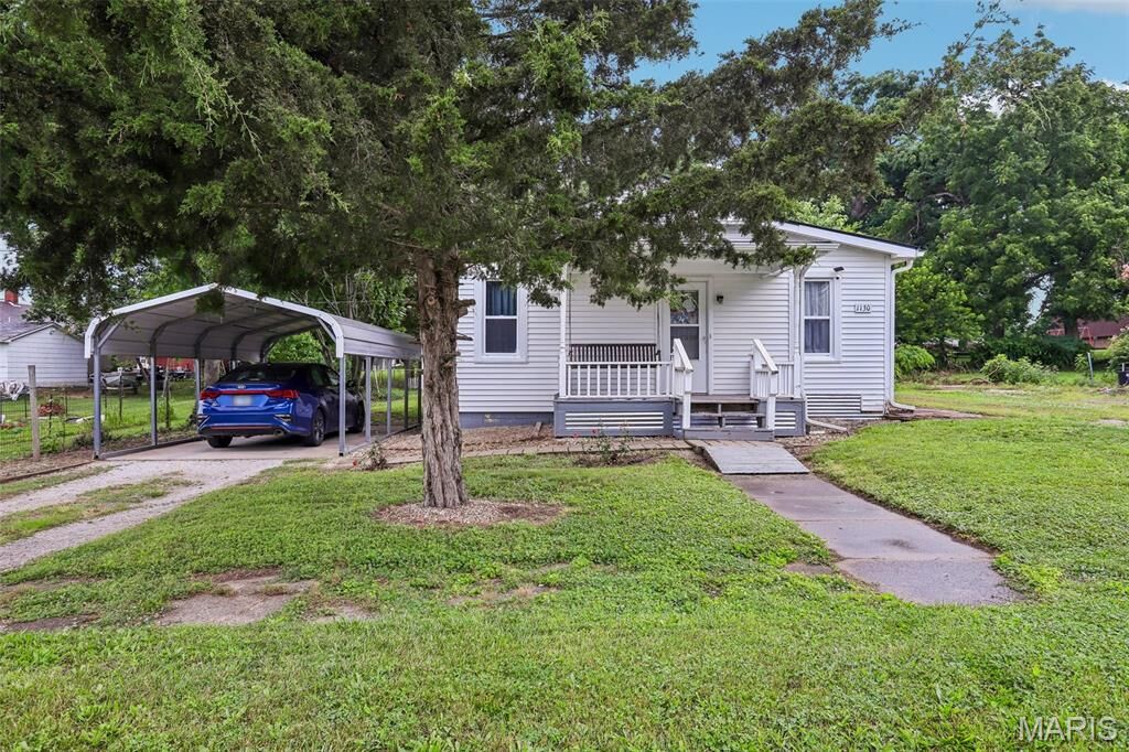 Property Photo: 1130 Marshall Street IL 62049