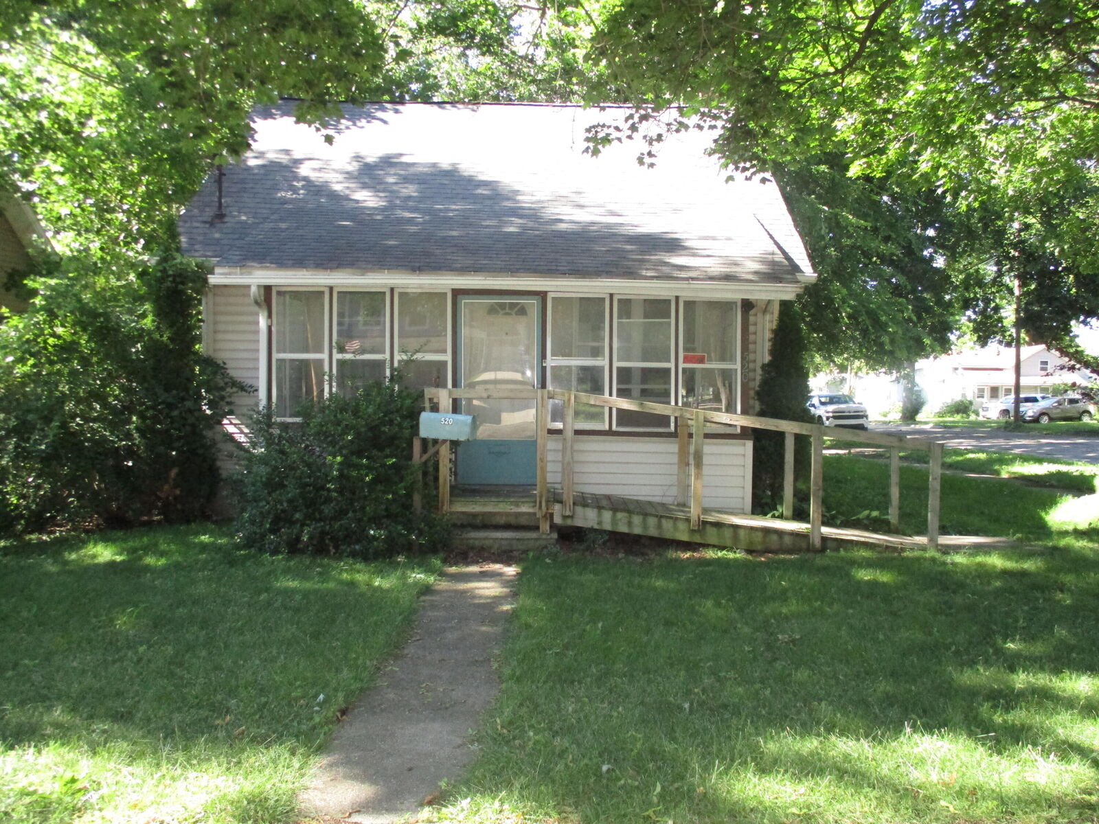 Property Photo: 520 E North Street MI 49202