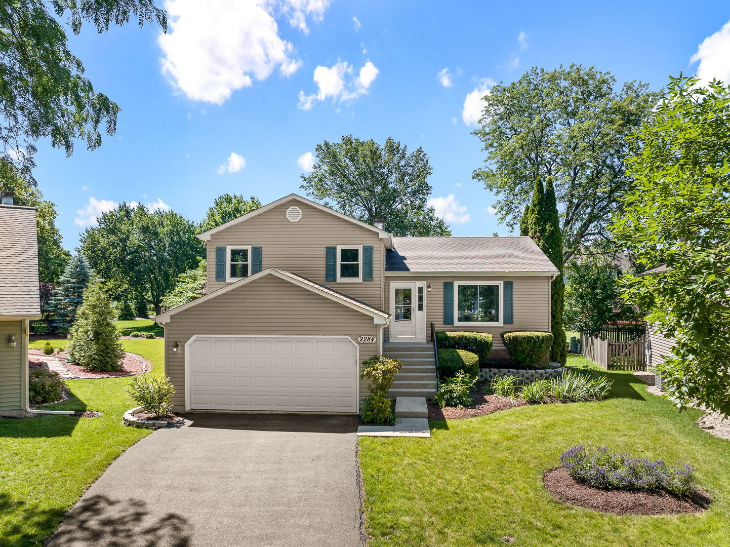 Property Photo:  2284 Briarhill Drive  IL 60565 
