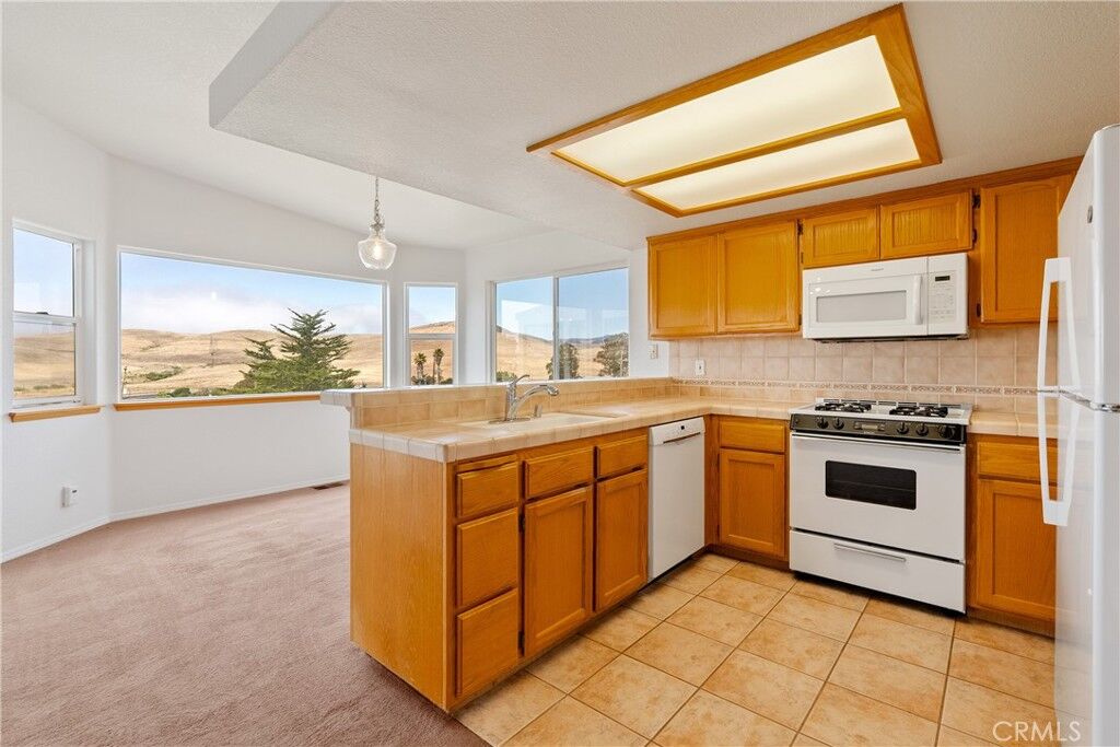 Property Photo:  929 Marina  CA 93442 