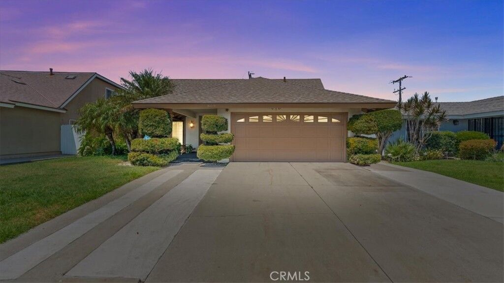 Property Photo:  809 E Cyrene Street  CA 90746 