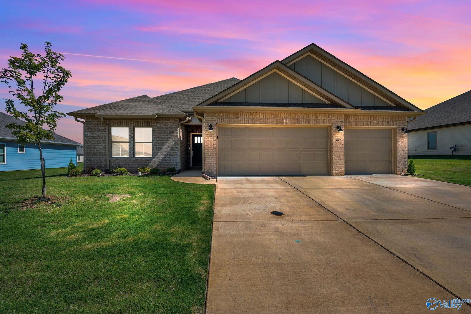 Property Photo:  107 Ashby Pond Drive  AL 35749 