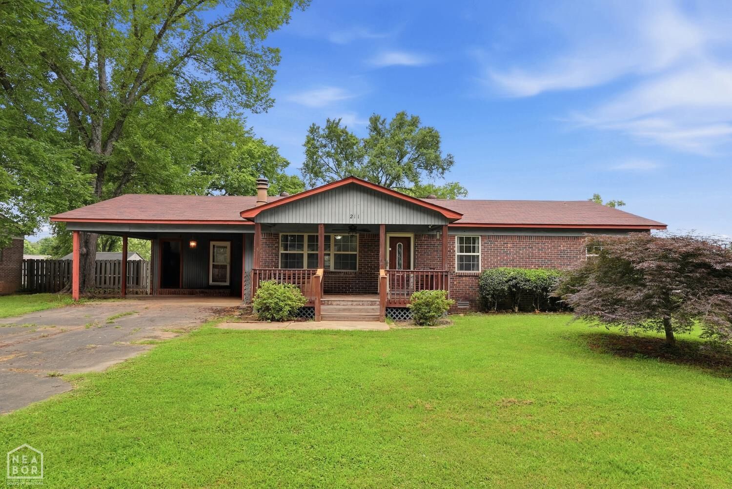 Property Photo: 211 Broadview Dr AR 71913