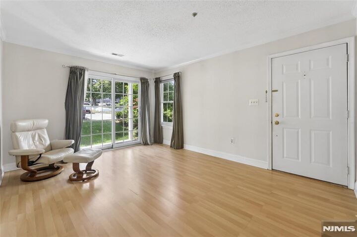Property Photo: 1116 Hyde Park Court NJ 07430