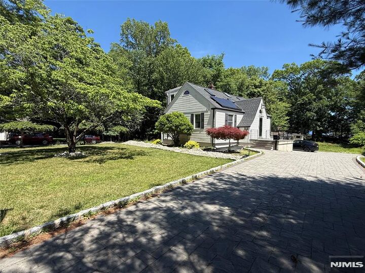 Property Photo:  252 Crescent Avenue  NJ 07446 