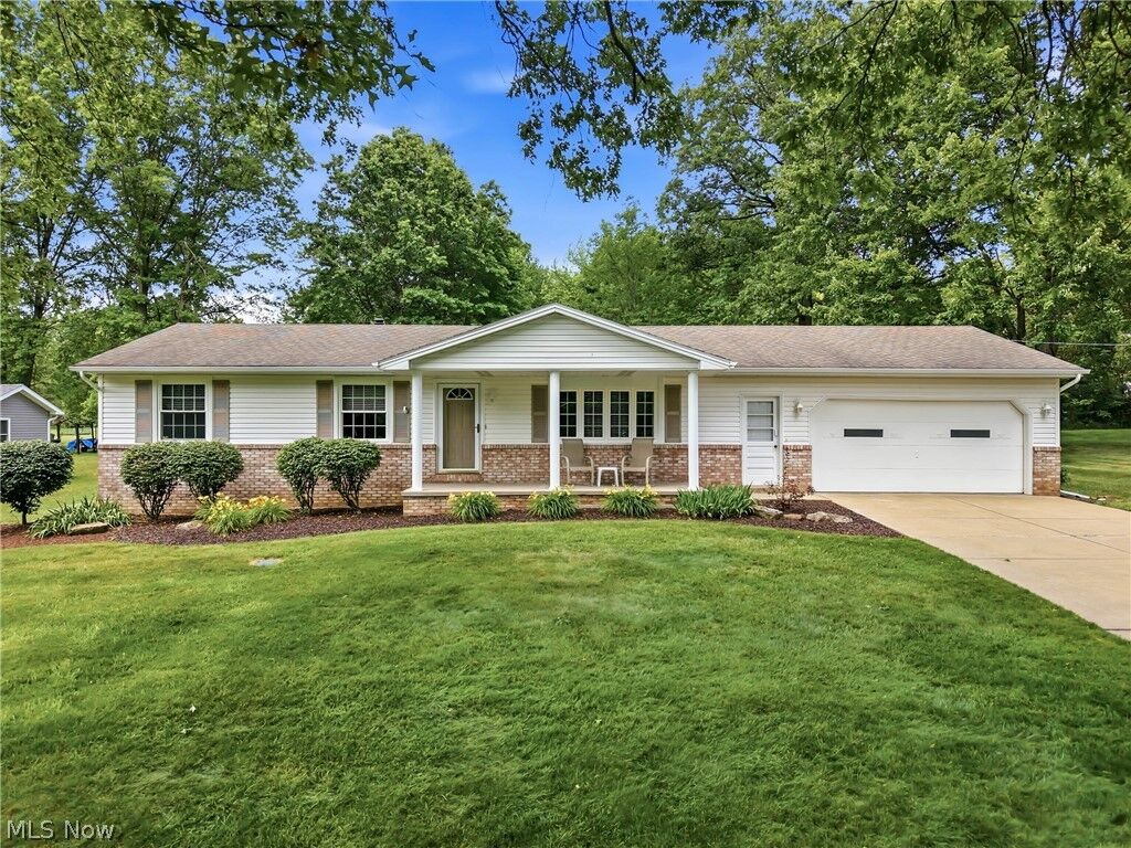 Property Photo: 7003 White Oak Drive OH 44425
