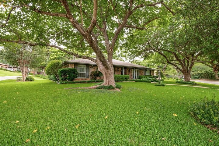 Property Photo:  4700 Creekside Drive  TX 76013 
