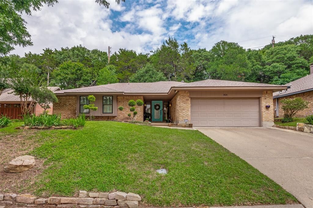 Property Photo: 826 Cherlynne Drive TX 75104
