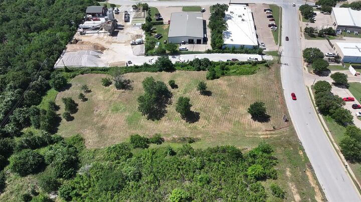 Property Photo:  1305-1307 Royal Parkway  TX 76040 