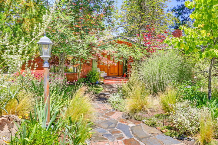 Property Photo:  1365 Ponderosa Drive  OR 97520 