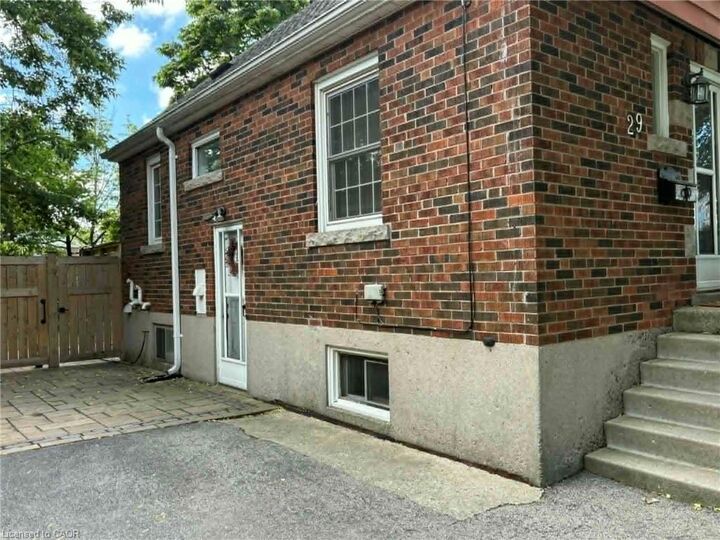 Property Photo:  29 East 41st Street Lower  ON L8T 2Z4 