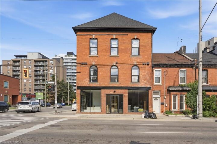 45 Wellington Street N — photo 1