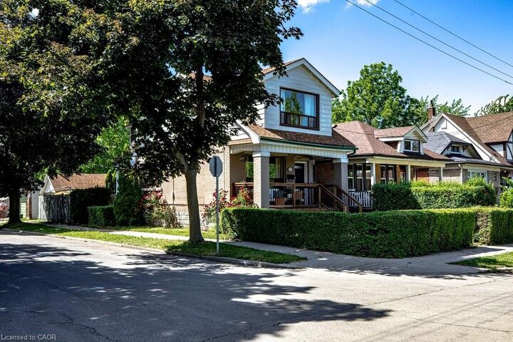Property Photo:  152 London Street S  ON L8K 2G7 