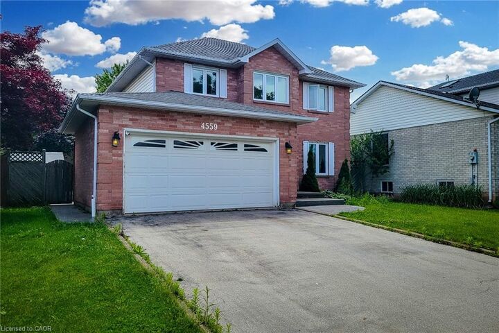 Property Photo: 4559 St. Volodymyr Court ON L0R 1B5