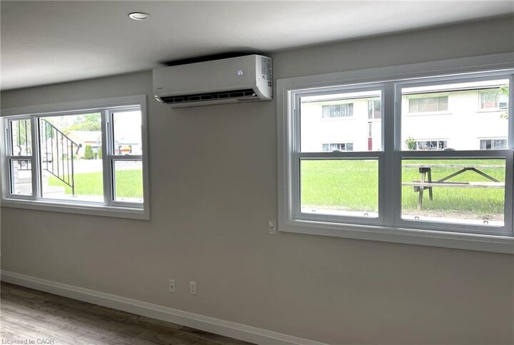 Property Photo:  254 Cedar Street  ON N3Y 2H9 