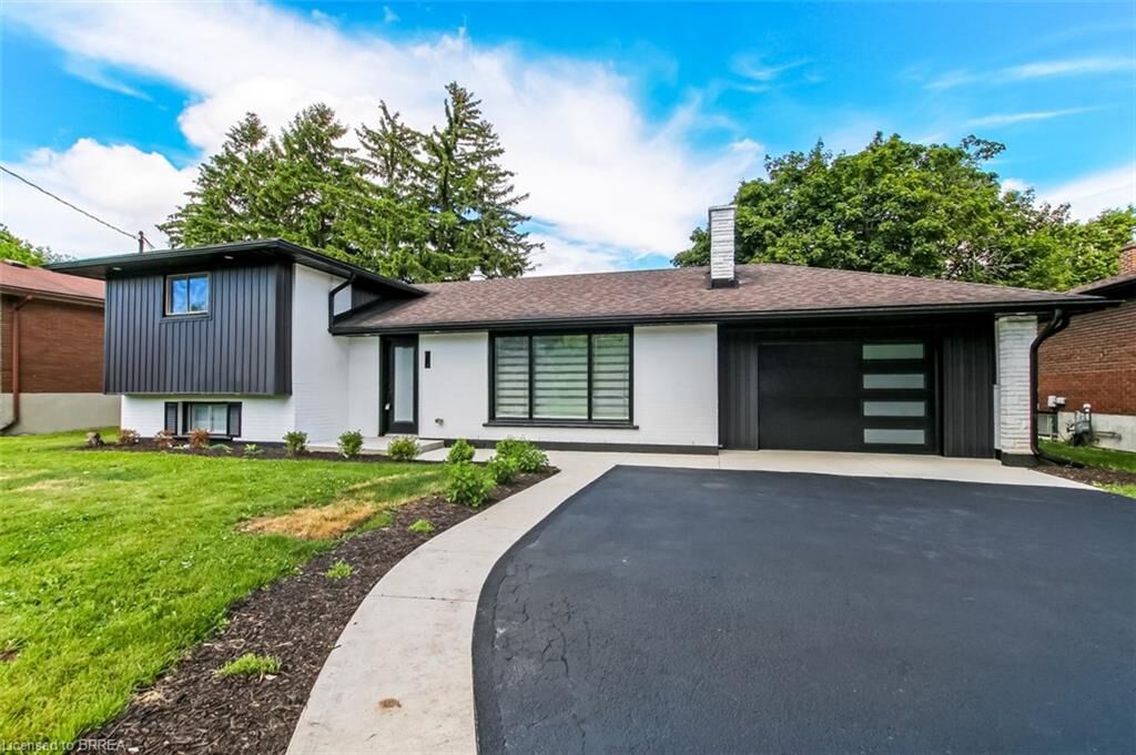 Property Photo: 22 Kensington Avenue ON N3R 3N7